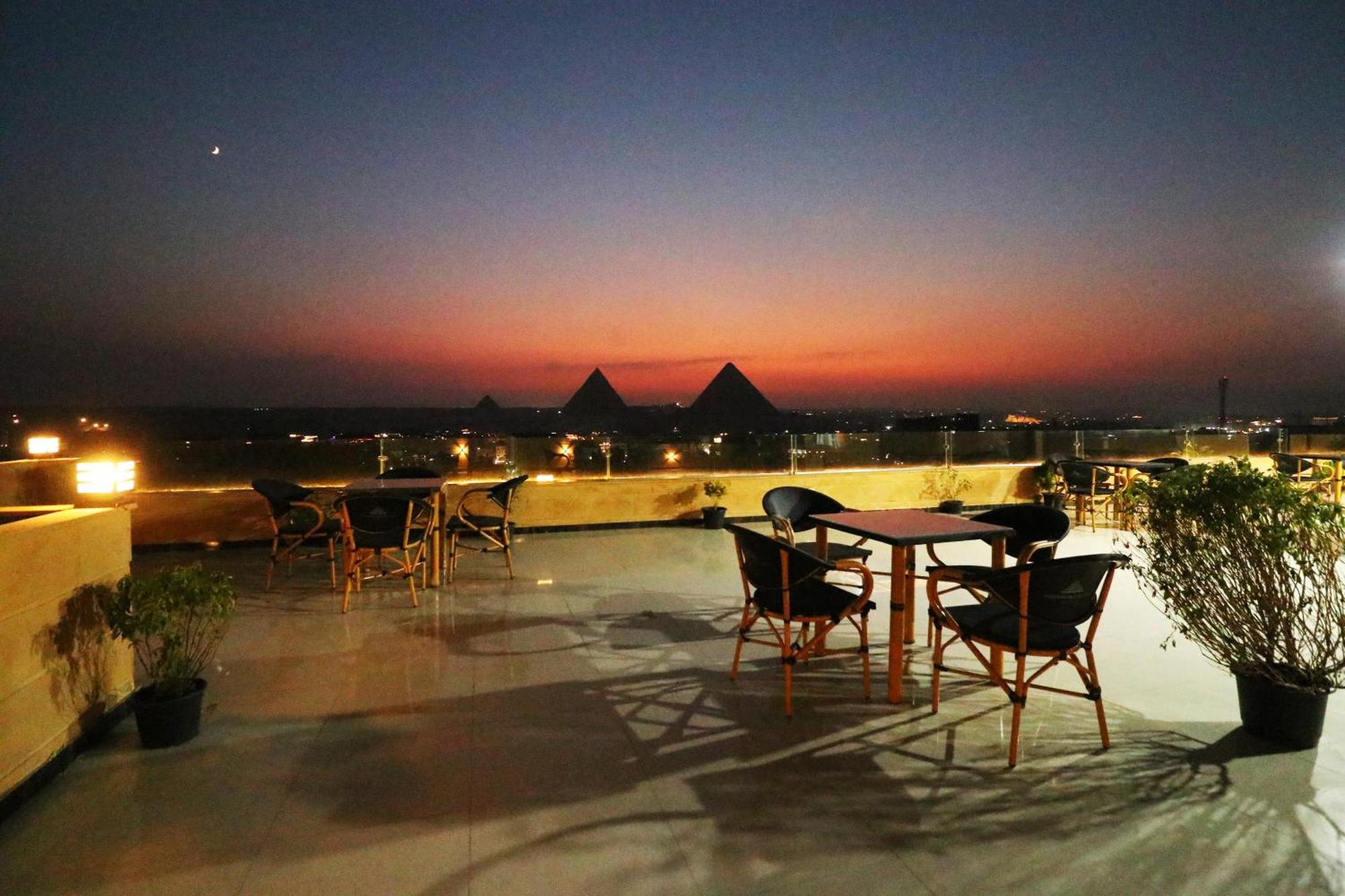 Pyramids Skyline Hotel Cairo Kafret el-Gabal Exterior foto